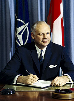 Extraterrestres: Declaraciones de Ex-Ministro de Defensa Canadiense