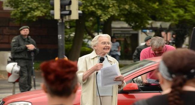 Historiadora Ursula Haverbeck de 86 años a la cárcel por negar Holocausto